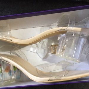 Women clear bottom sandals